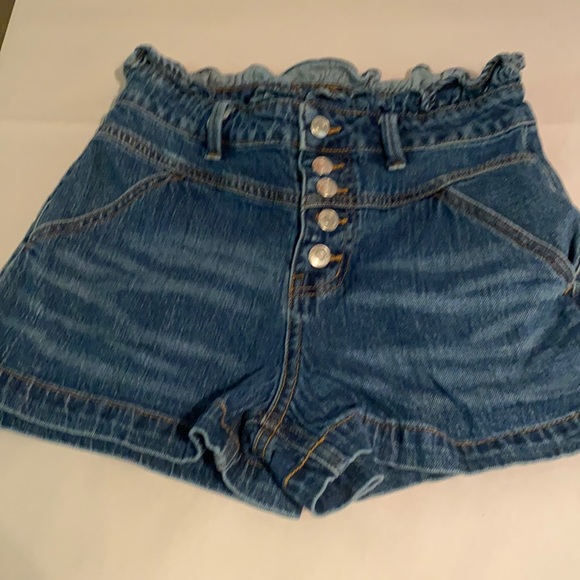 High Rise Adorable Size 6 Shorts.